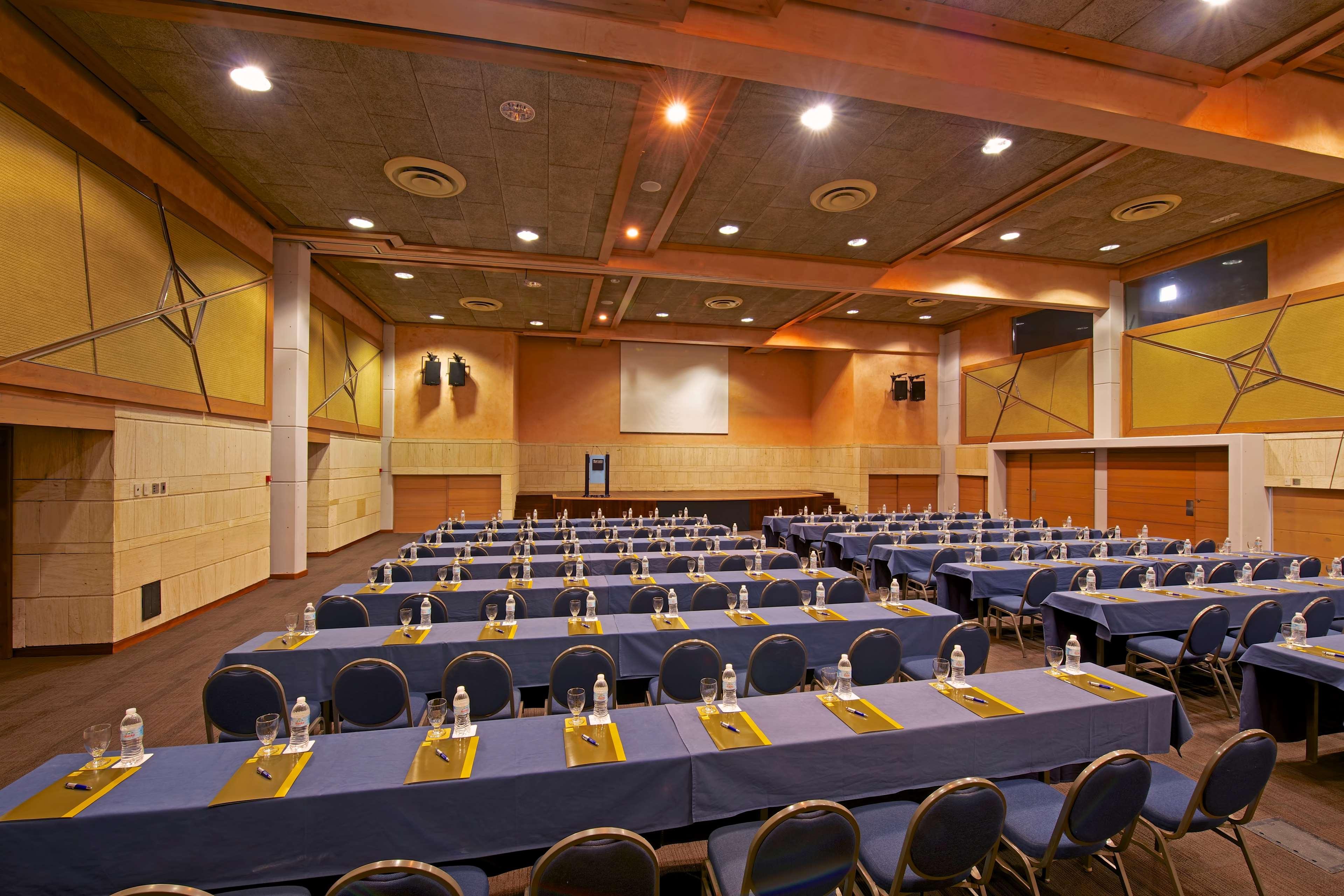 Barcelo Bavaro Beach (Adults Only) Punta Cana Luaran gambar The main conference room