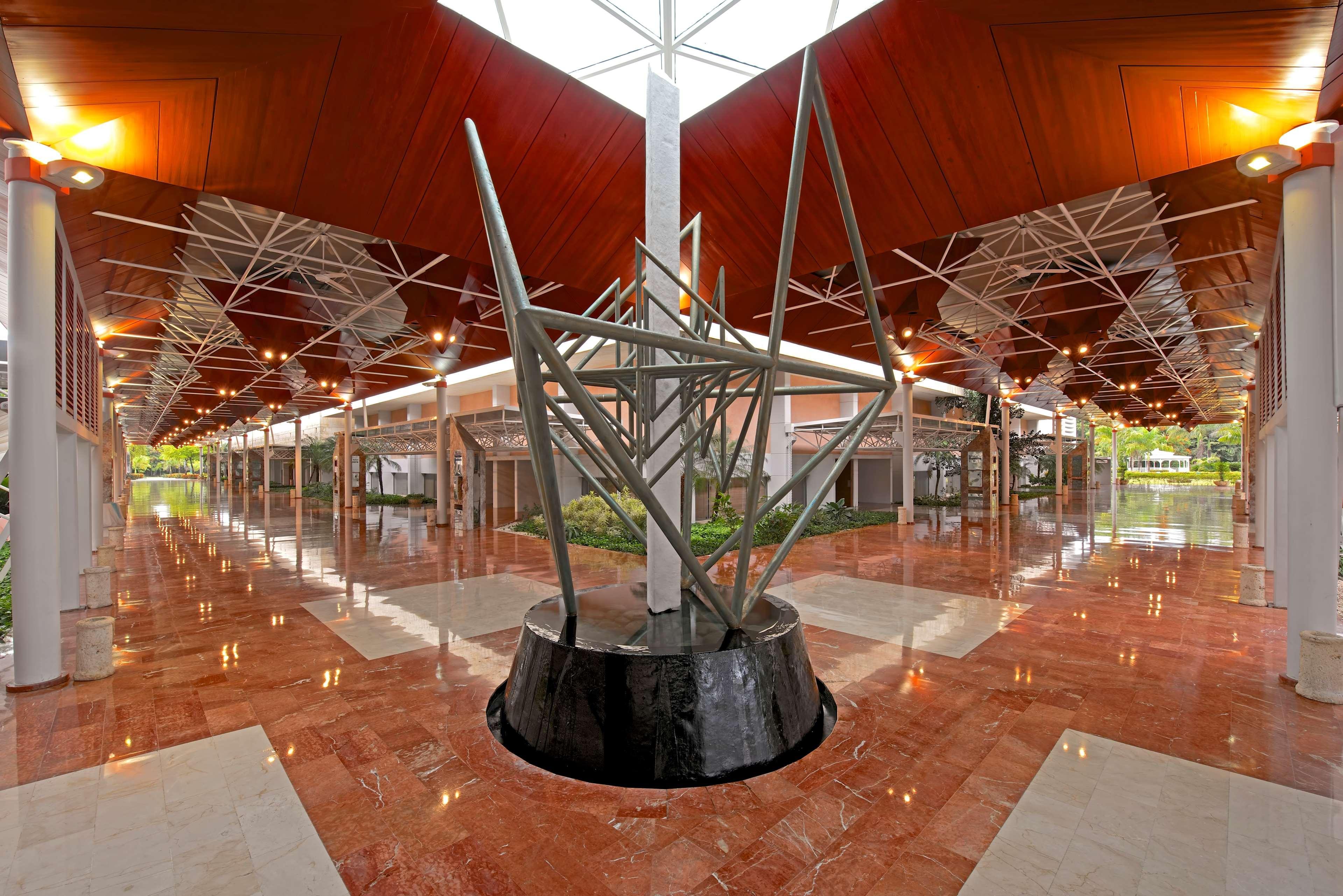Barcelo Bavaro Beach (Adults Only) Punta Cana Luaran gambar Interior of the National Museum of the Marine Corps