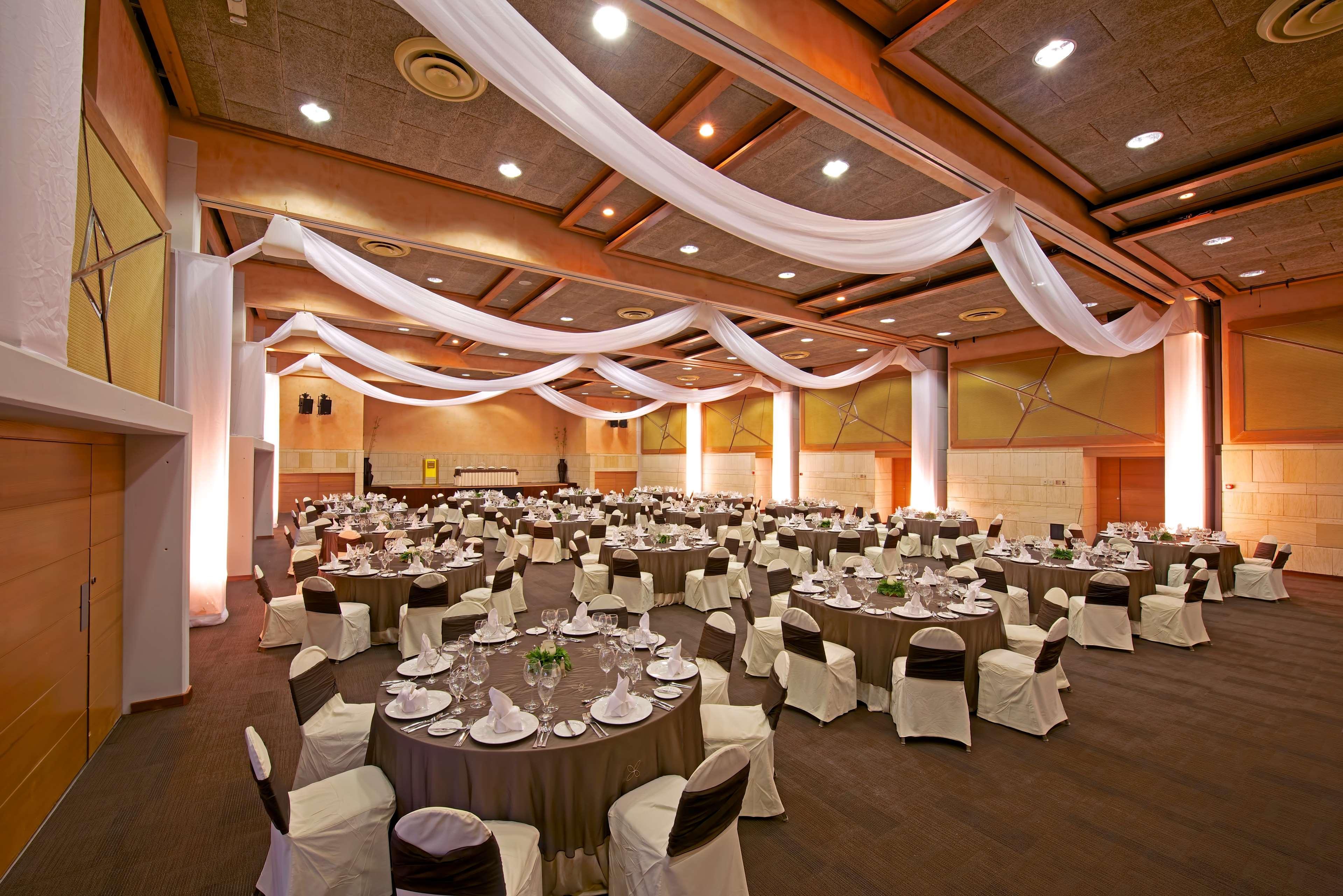 Barcelo Bavaro Beach (Adults Only) Punta Cana Luaran gambar The ballroom