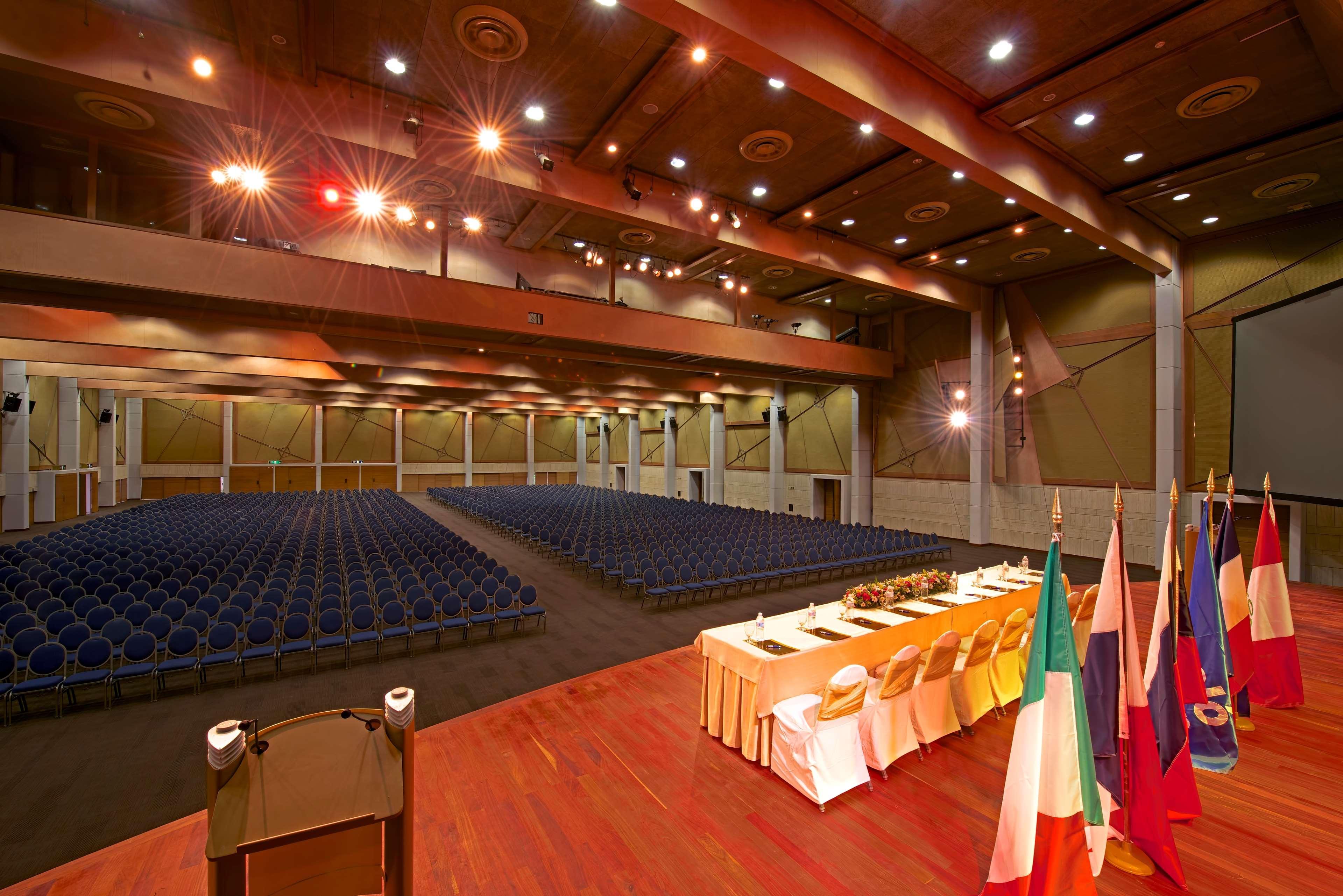 Barcelo Bavaro Beach (Adults Only) Punta Cana Luaran gambar The main conference hall