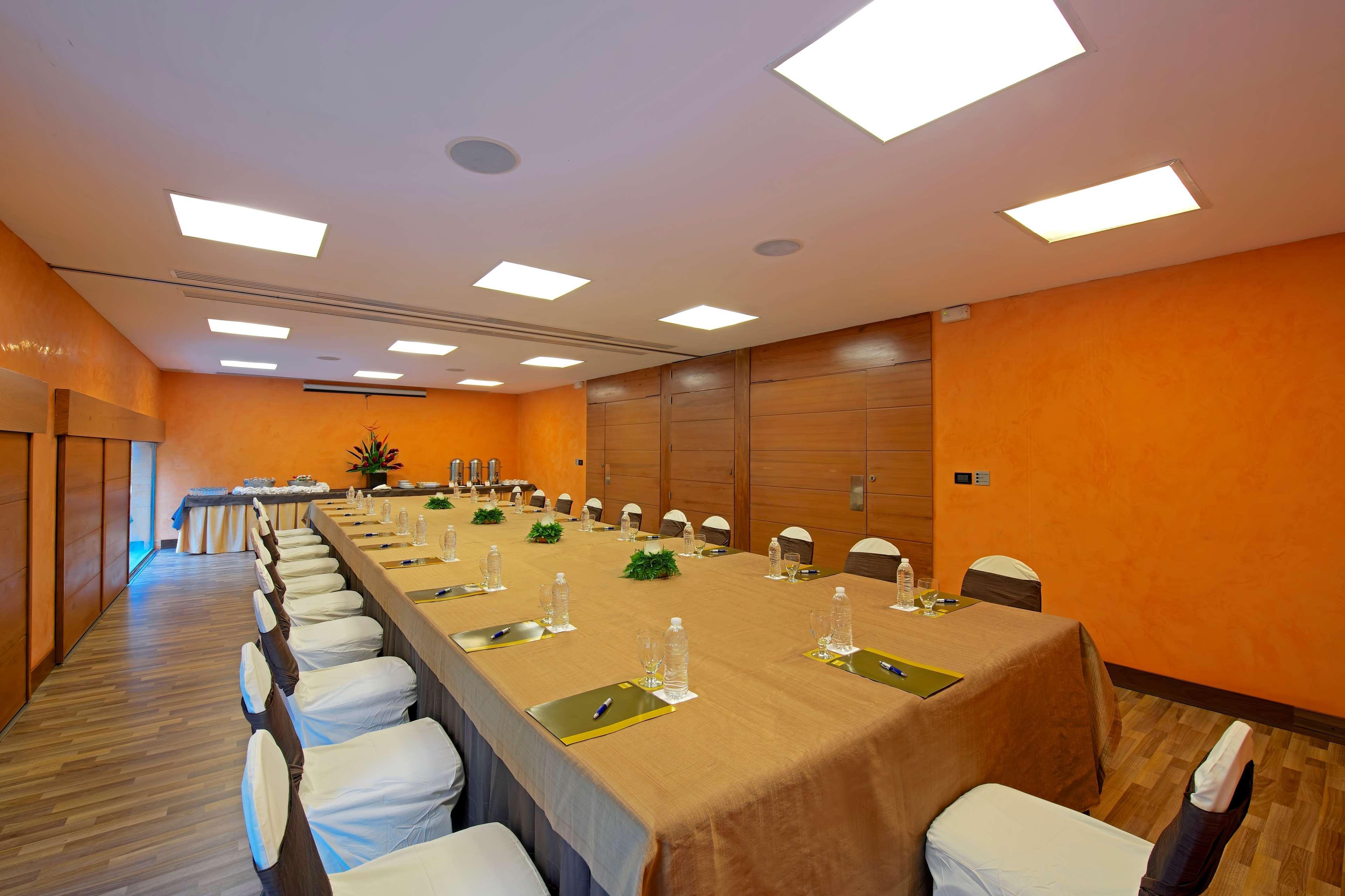 Barcelo Bavaro Beach (Adults Only) Punta Cana Luaran gambar Meeting room