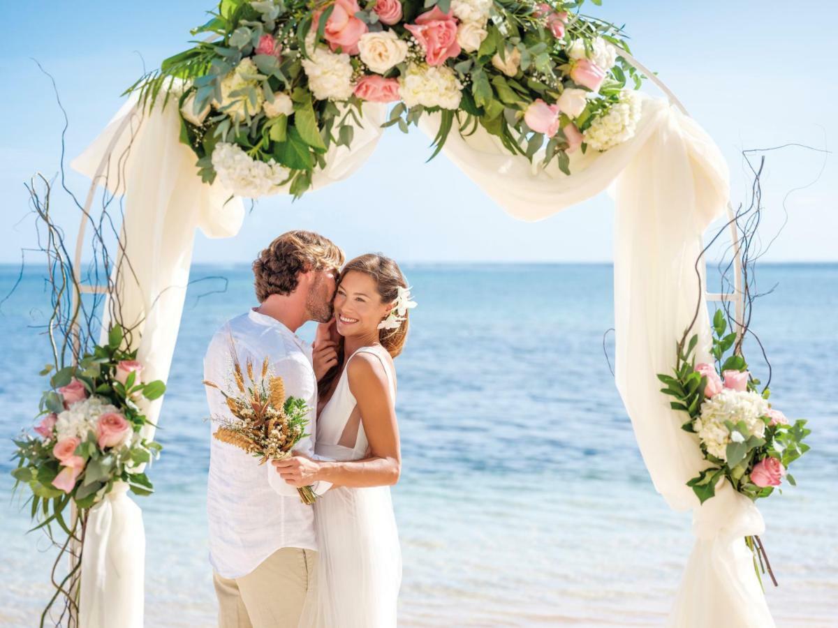 Barcelo Bavaro Beach (Adults Only) Punta Cana Luaran gambar A wedding at Sandals South Coast